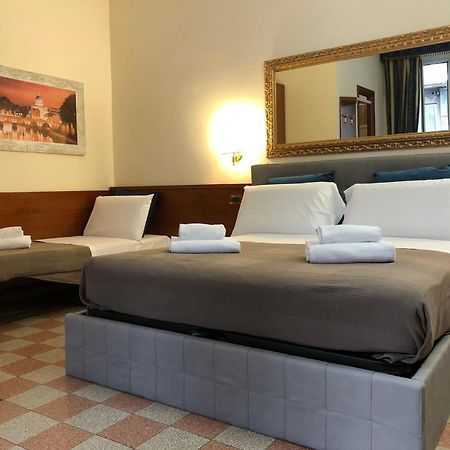A Rosmini Suites Roma Esterno foto