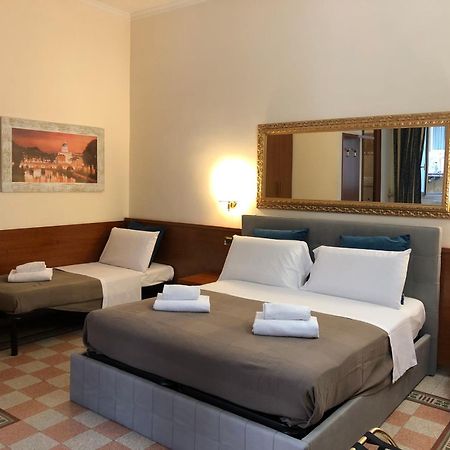 A Rosmini Suites Roma Esterno foto