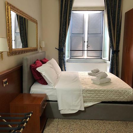 A Rosmini Suites Roma Esterno foto